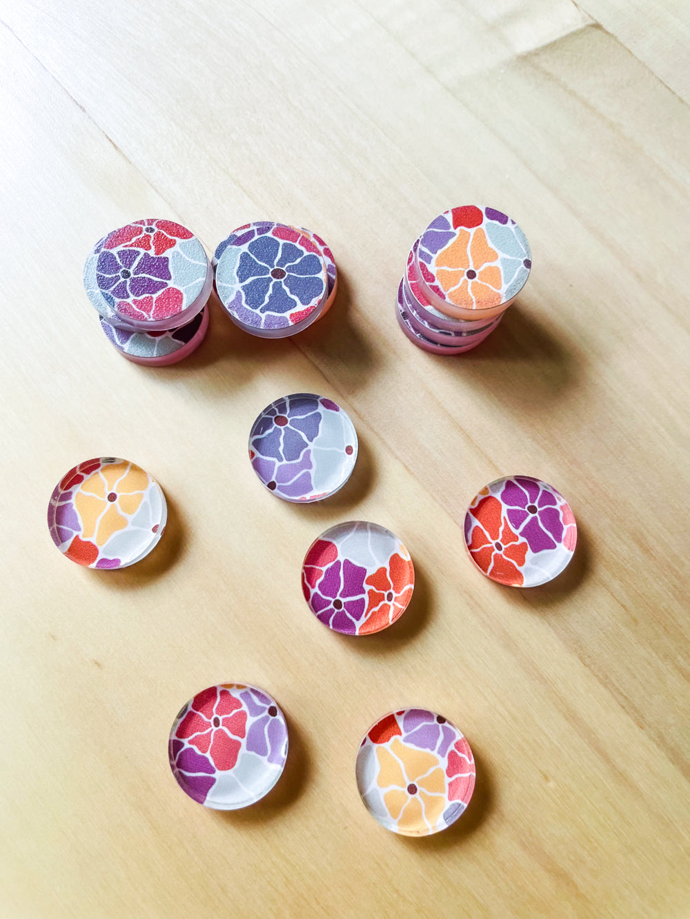 Clear Acrylic - 1.5cm Circle - Studs - Abstract Floral - 10