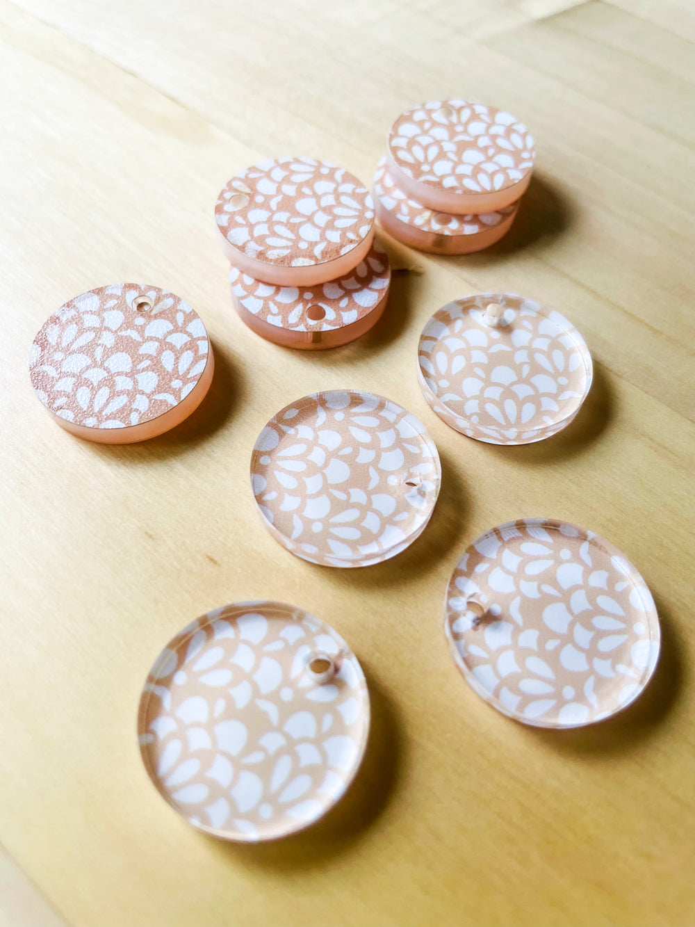 1.5cm Circle - Studs- Clear Acrylic - Australiana - 01