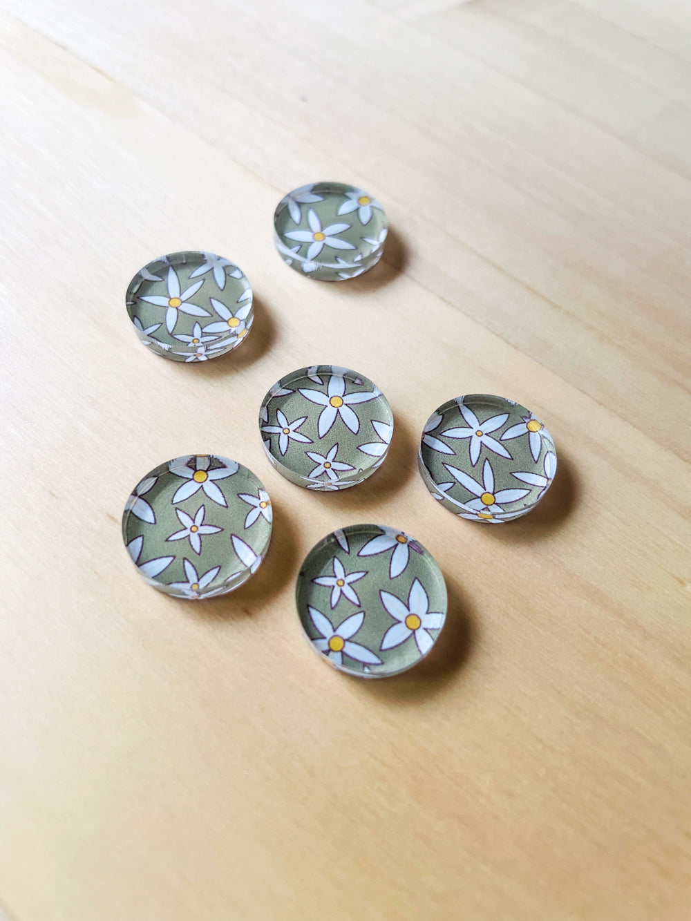 1.5cm Circle - Studs- Clear Acrylic - Australiana - 32