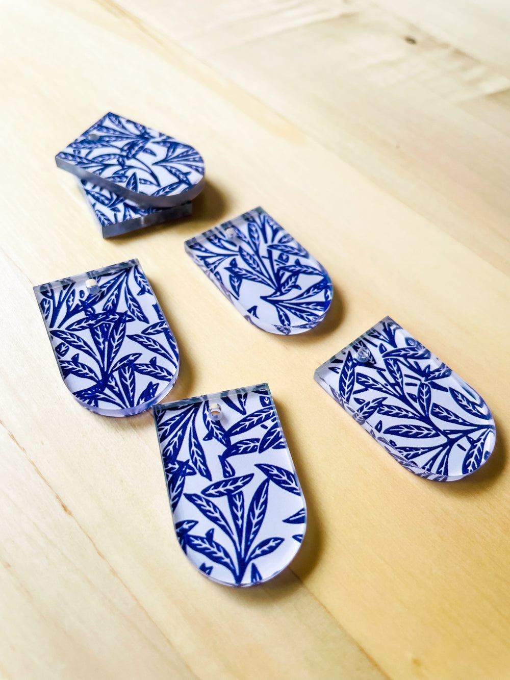 2x3cm - Arch -  Clear Acrylic - 1 Hole at Bottom-  Winter Picnic - 13