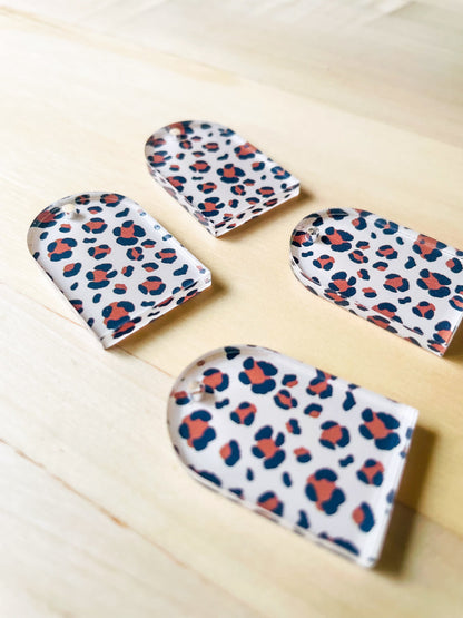 2x3cm - Arch -  Clear Acrylic - 1 Hole at Top -  Leopard - 63