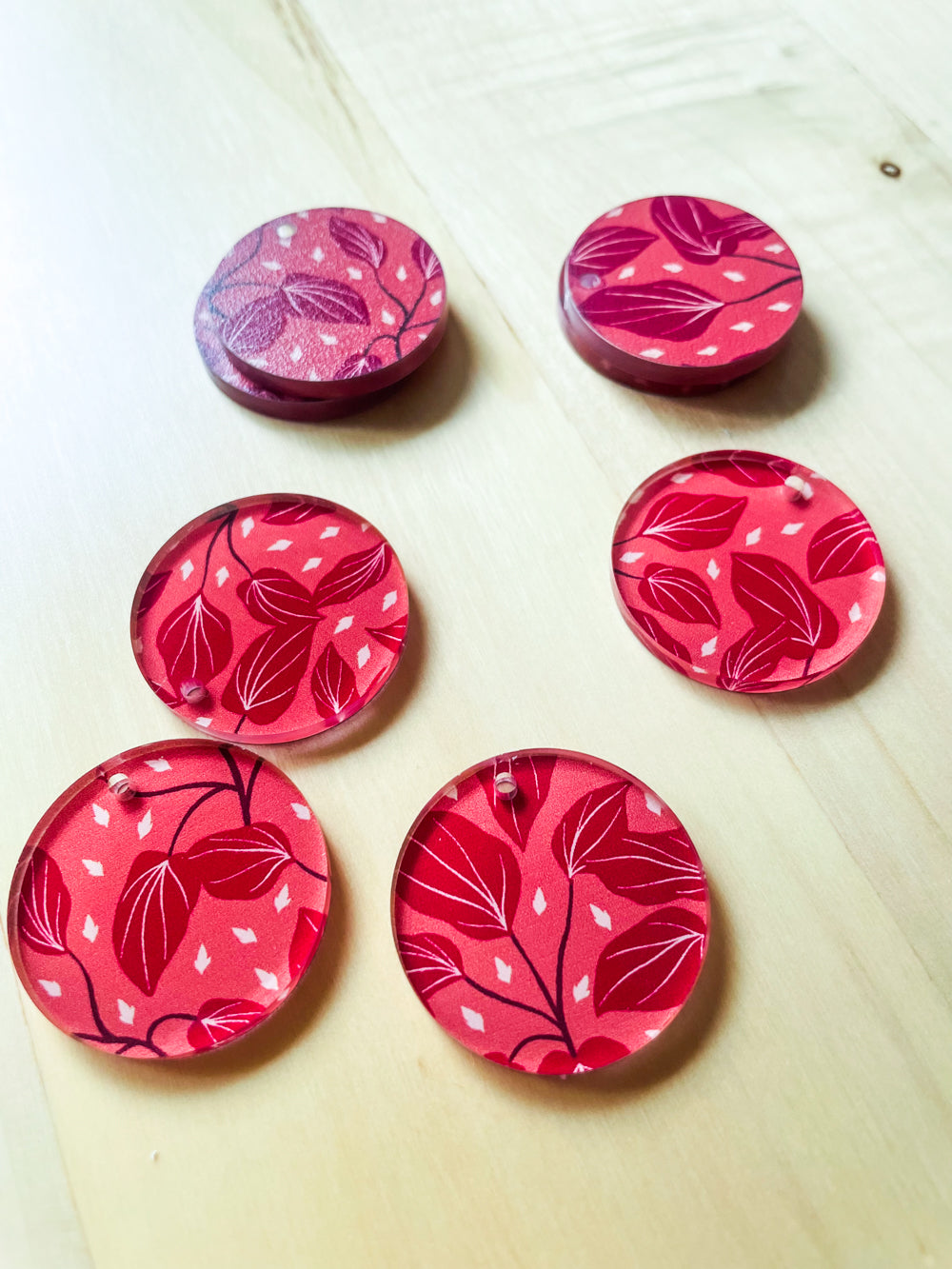 3cm Circle -  Clear Acrylic - 1 Hole -  Australiana - 65
