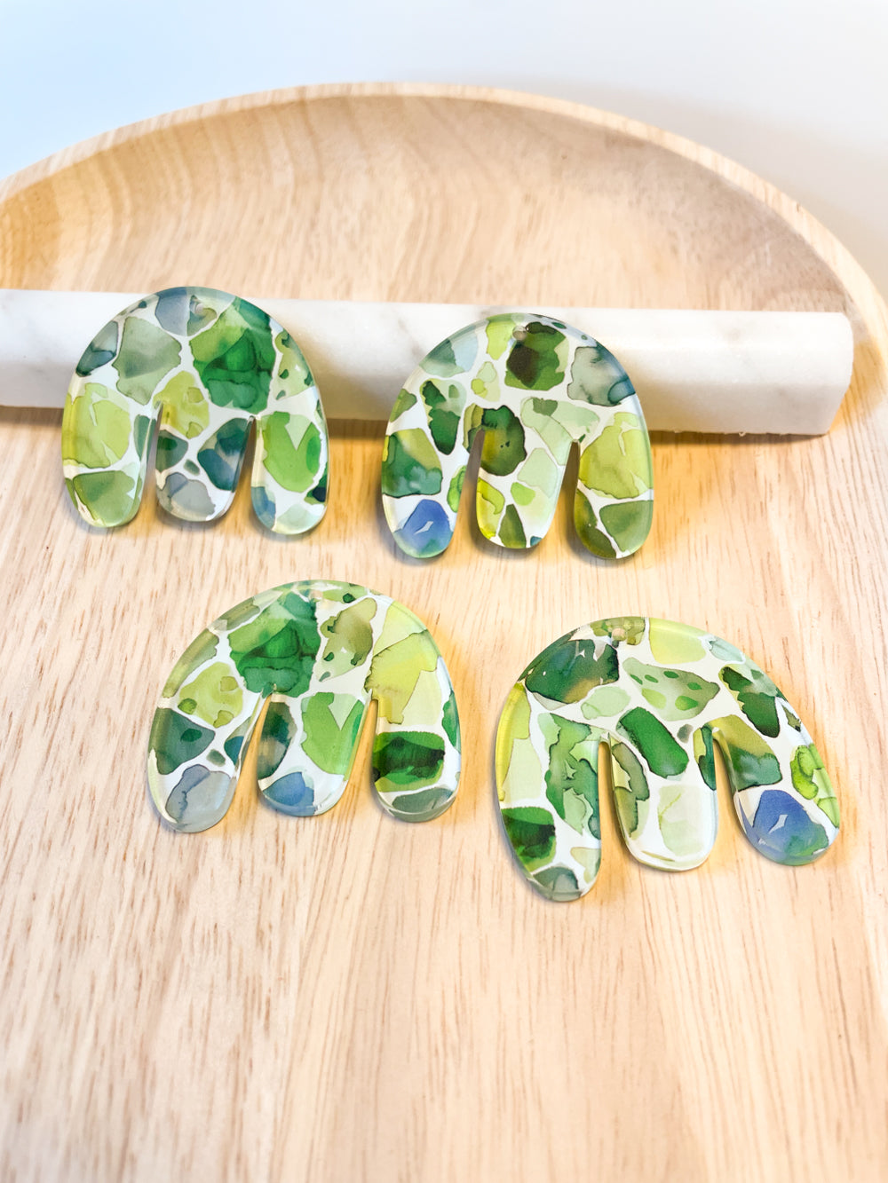 Boho Shape -  4x3.6cm - Clear Acrylic - 1 Hole - Terrazzo - 52