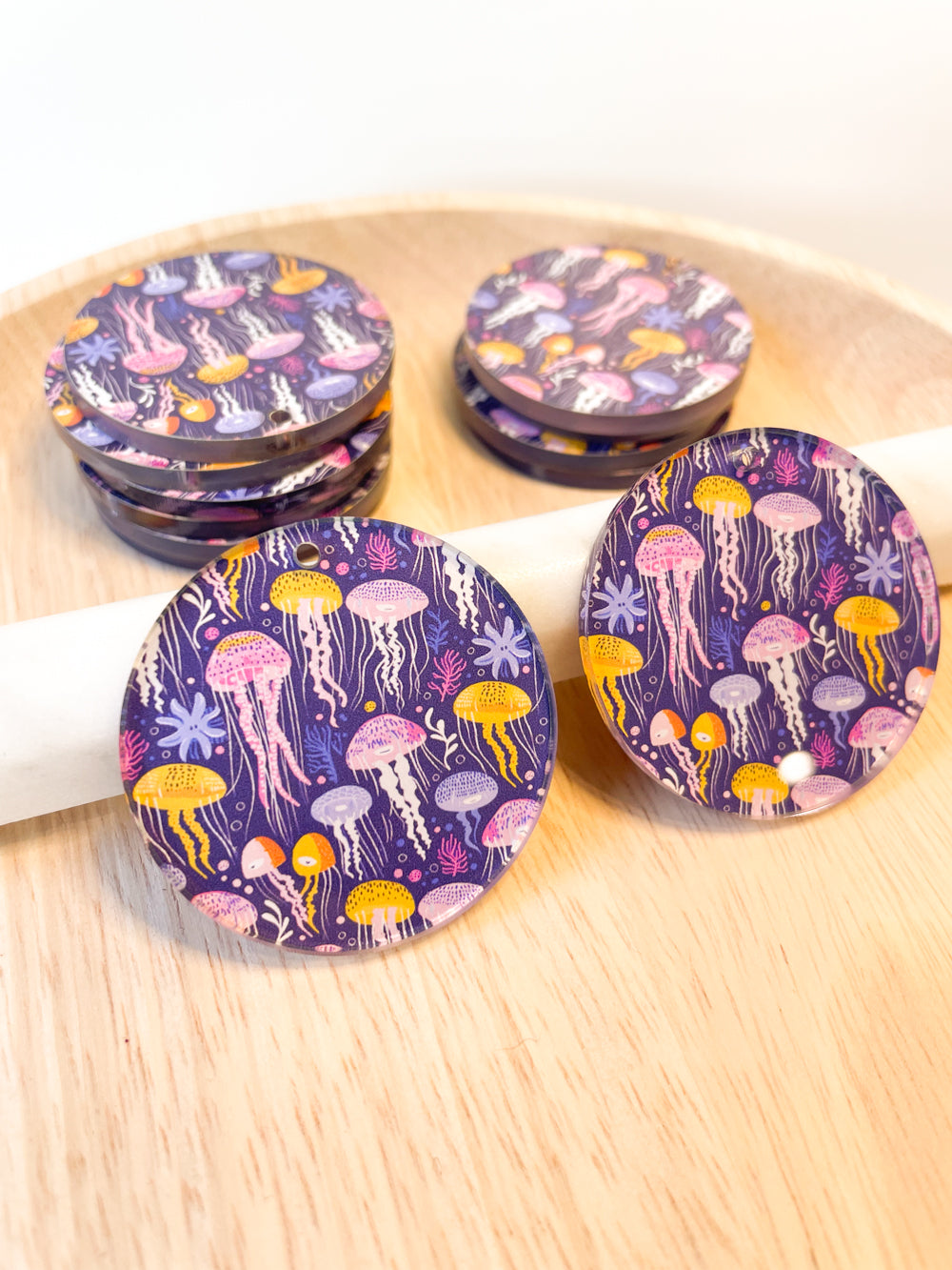 4cm Circle -  Clear Acrylic - 1 Hole - Tropical - 104