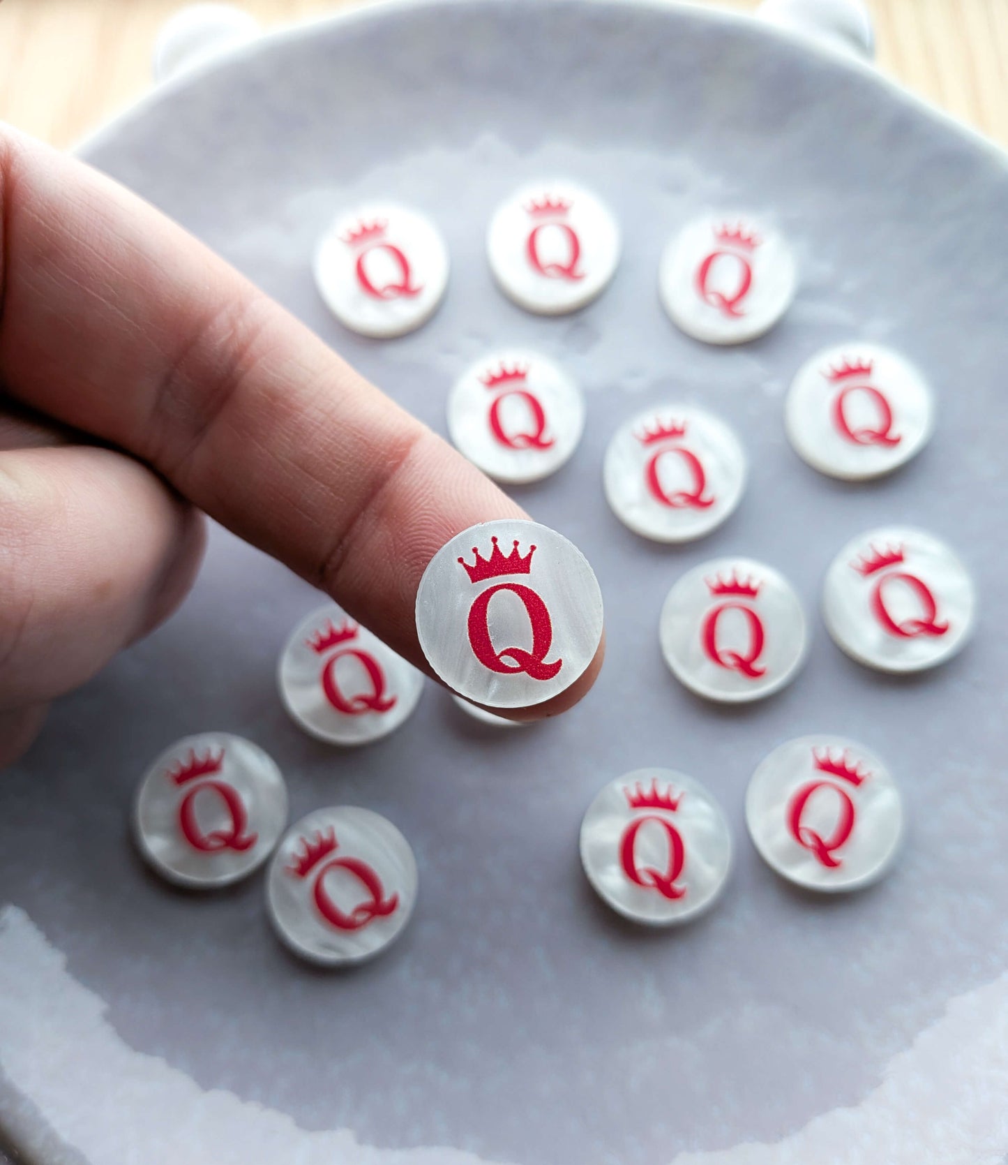 1.5cm Circle - Queen - Studs- Pearl Acrylic