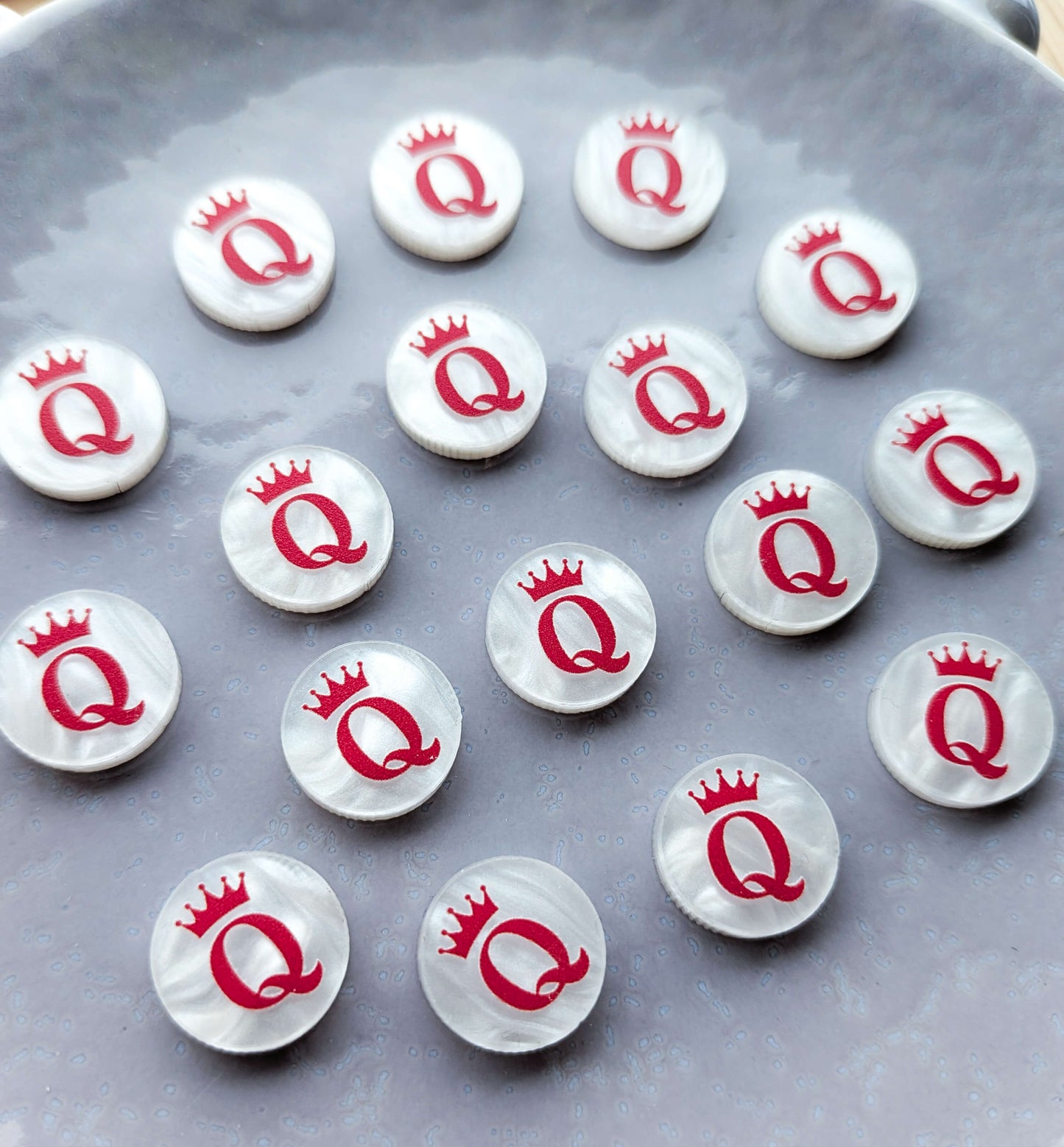 1.5cm Circle - Queen - Studs- Pearl Acrylic