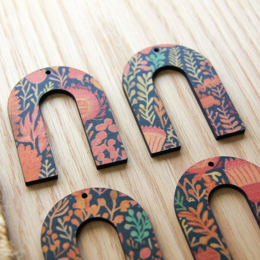 Horseshoe Shape - Natural Look Print in Australiana - 119