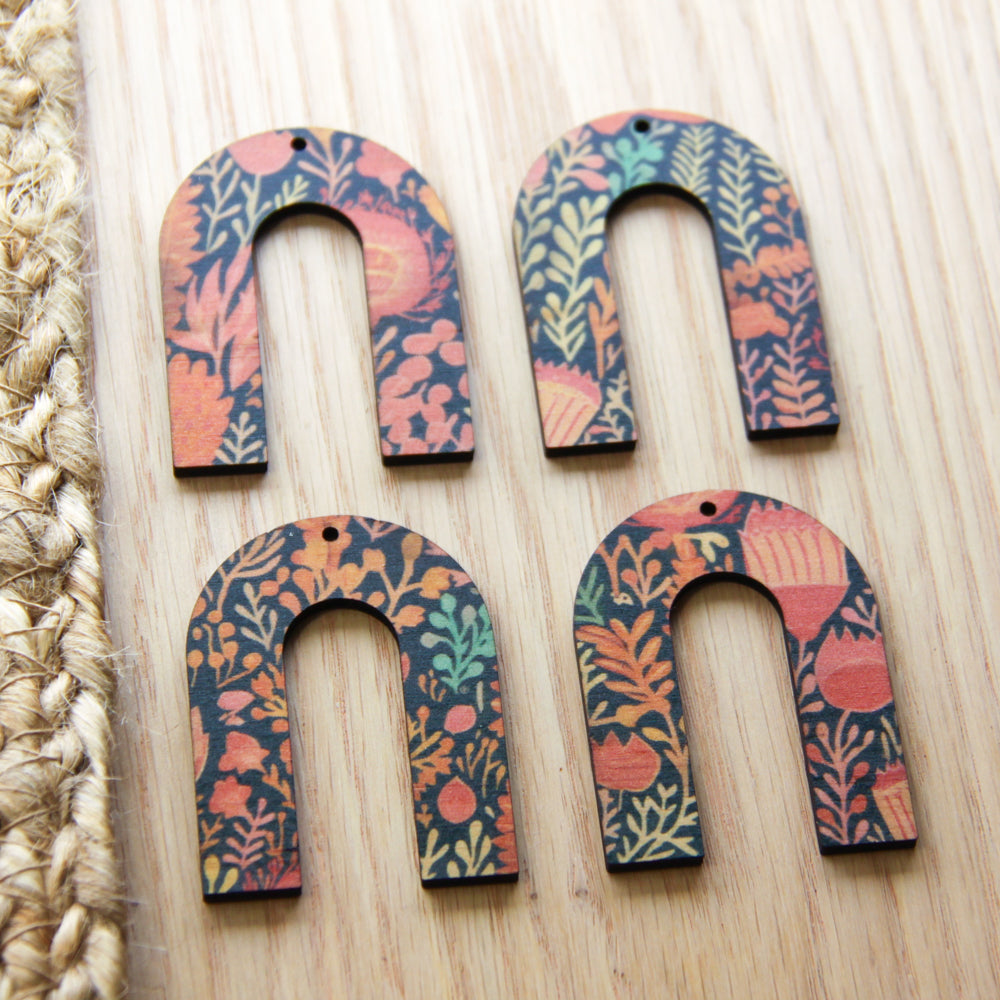 Horseshoe Shape - Natural Look Print in Australiana - 119