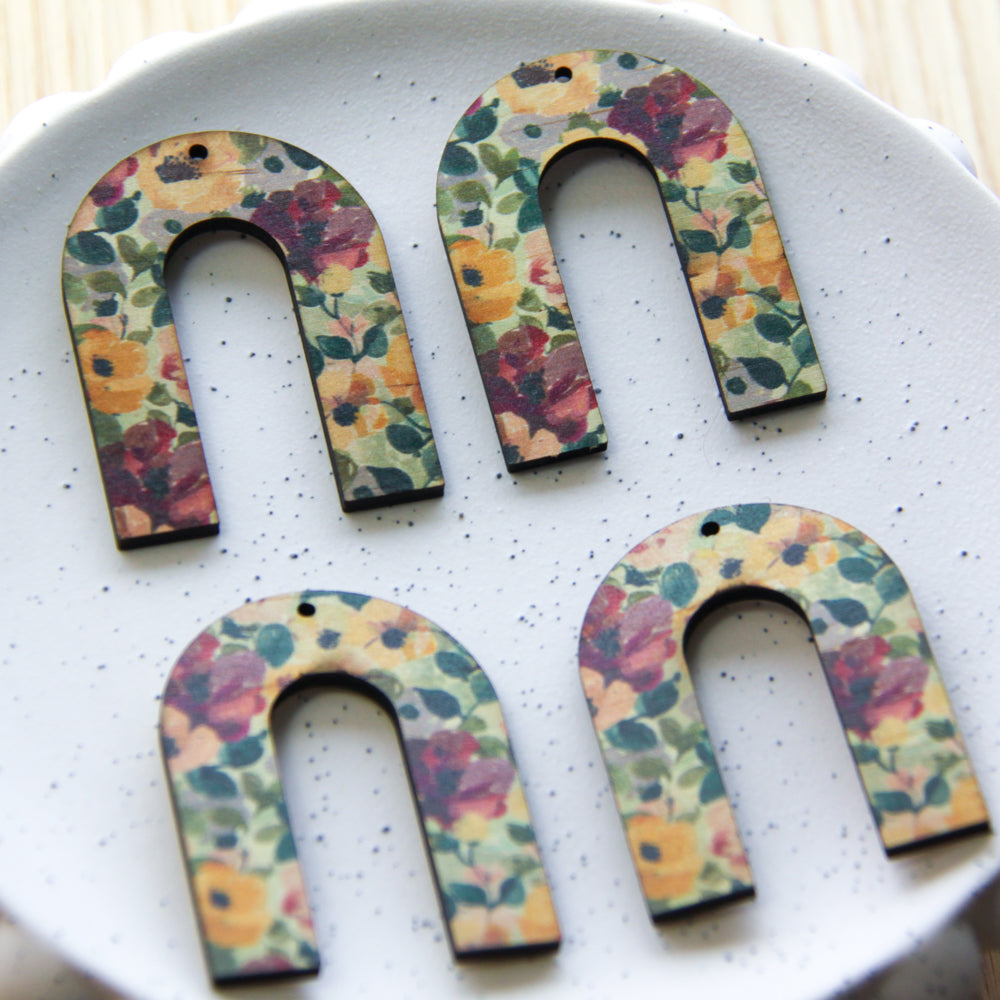 Wood - Horseshoe Shape - Transparent print - Floral Garden - 51