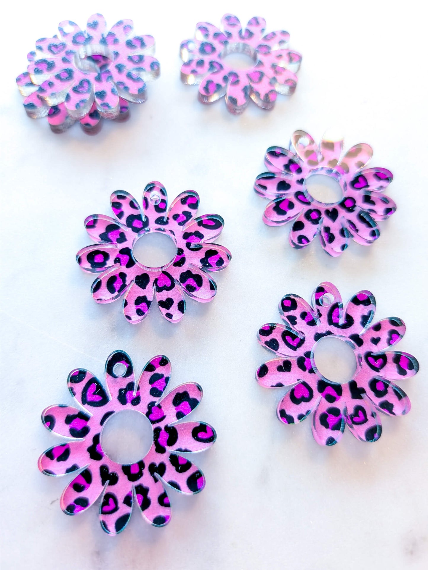 Clear Acrylic - 3cm Daisy with large centre hole - Leopard Heart - 02