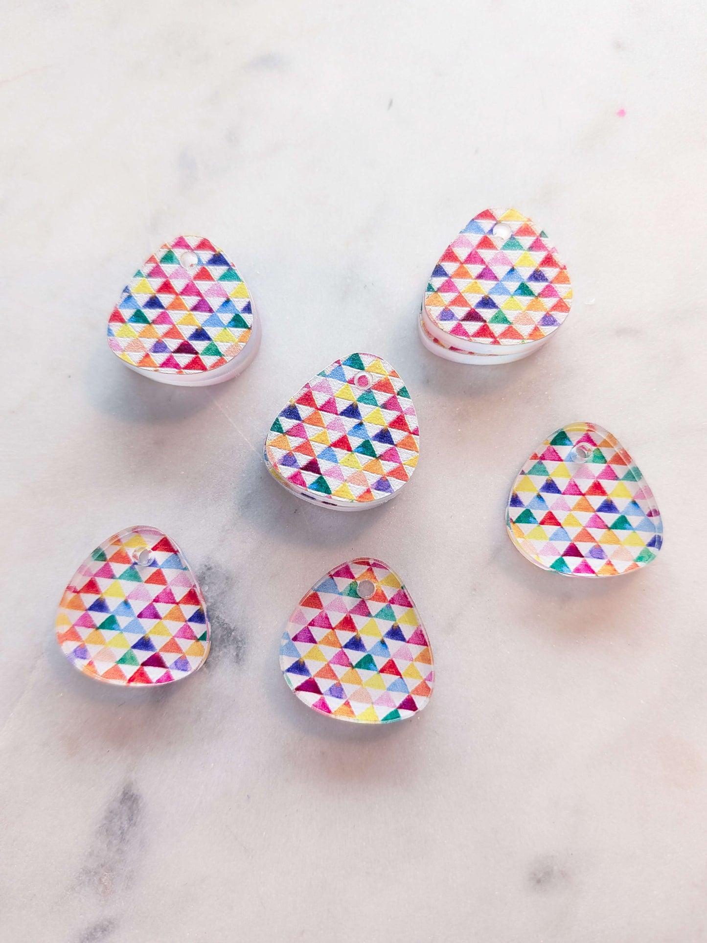 Clear Acrylic - 2cm Pebble - 1 Hole - Watercolour - 13