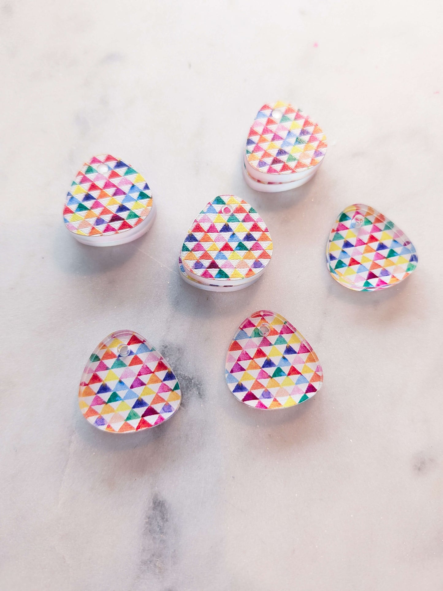 Clear Acrylic - 2cm Pebble - 1 Hole - Watercolour - 13