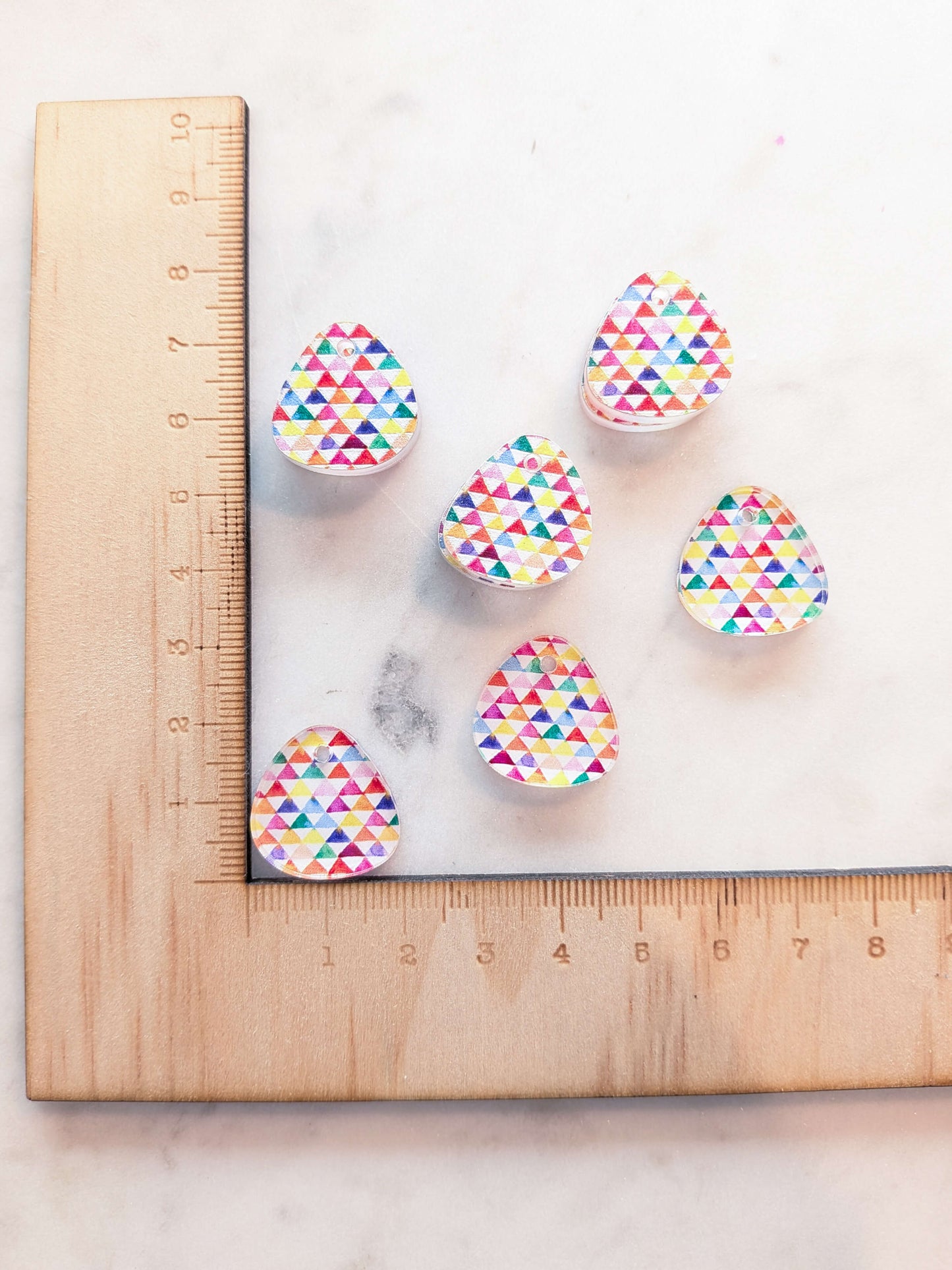 Clear Acrylic - 2cm Pebble - 1 Hole - Watercolour - 13