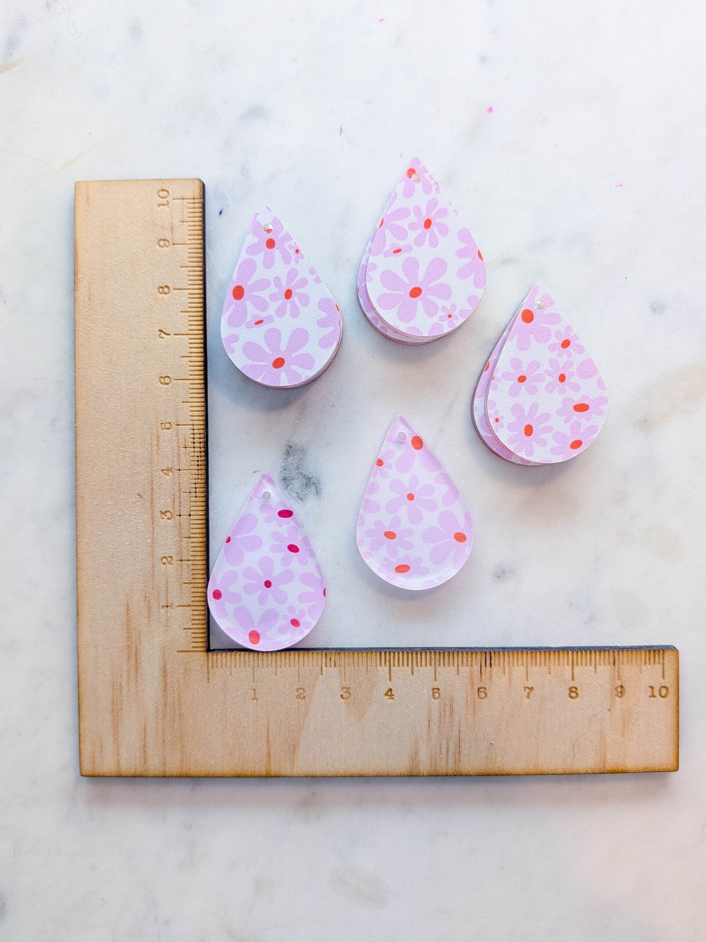 Clear Acrylic - 4cm Teardrop - Abstract Floral - 62