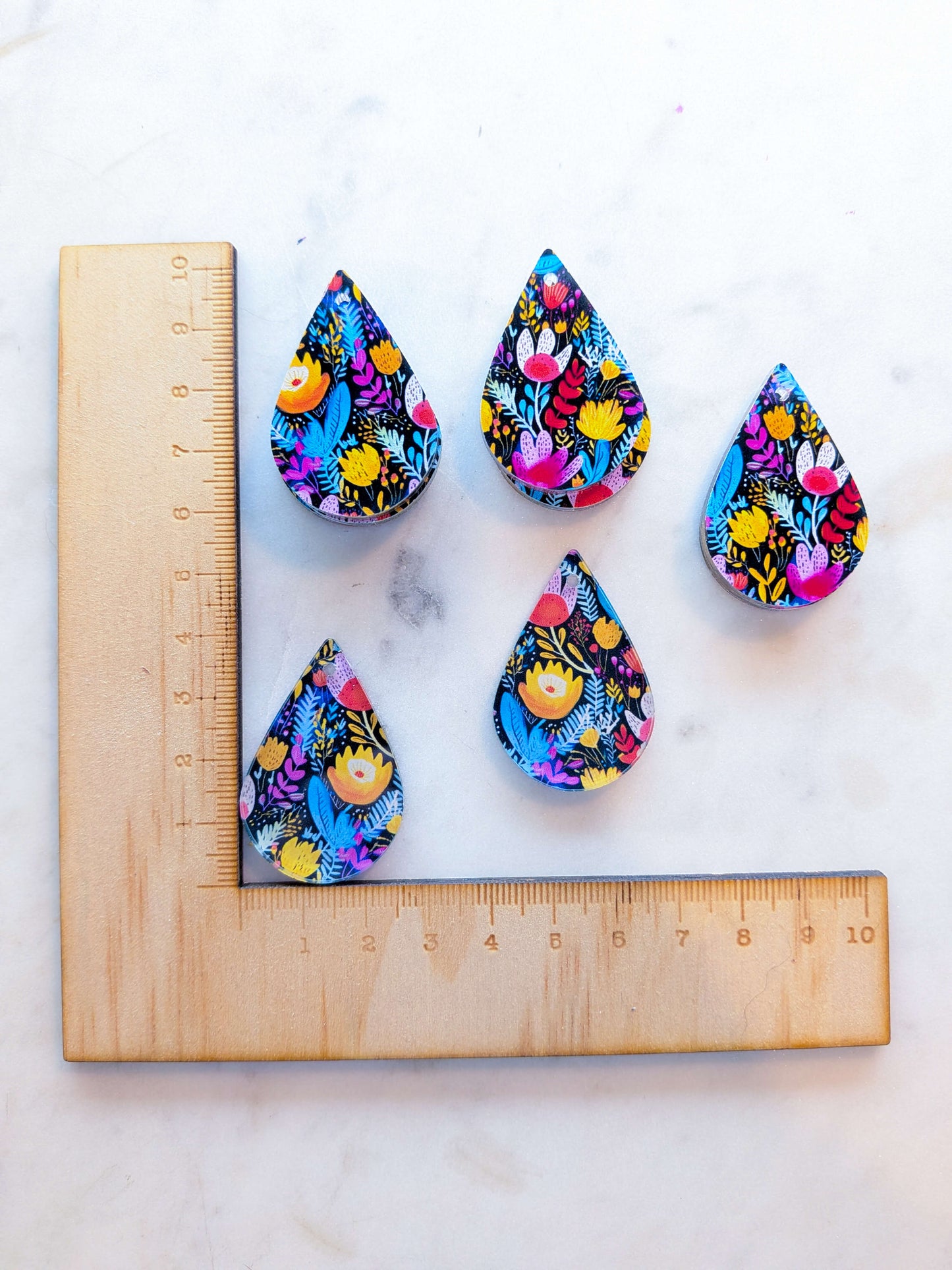 Clear Acrylic - 4cm Teardrop - Bold Floral - 79