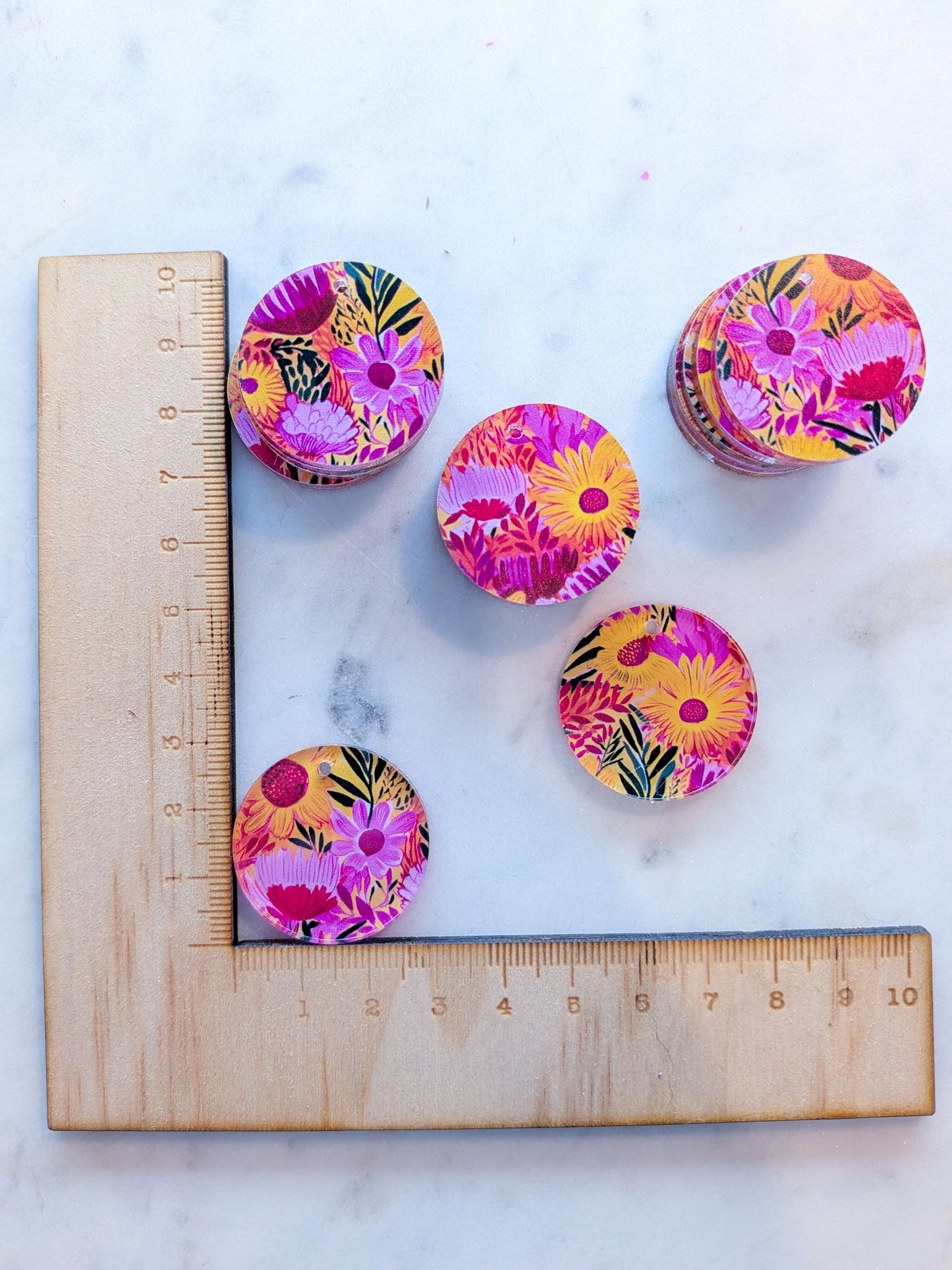 Clear Acrylic - 3cm Circle - Bold Floral - 70