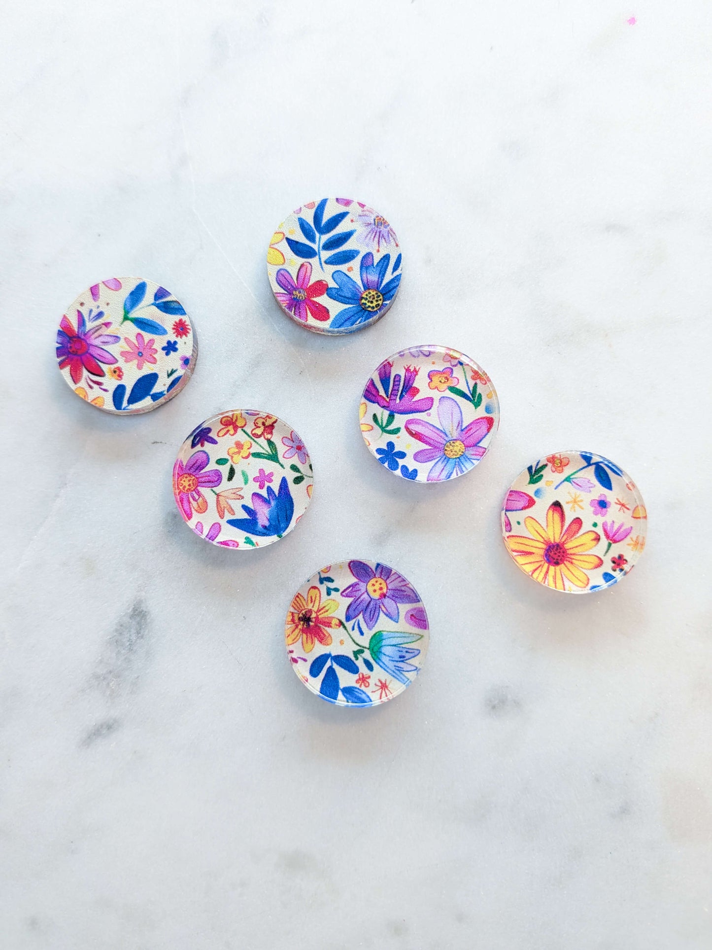Clear Acrylic - 2cm Circle - Studs - Whimsical - 34