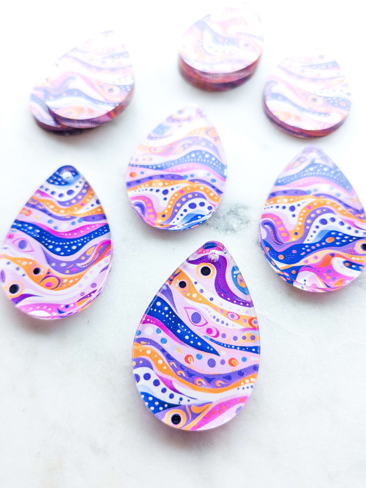 Clear Acrylic - 4cm Teardrop 2- Whimsical - 79