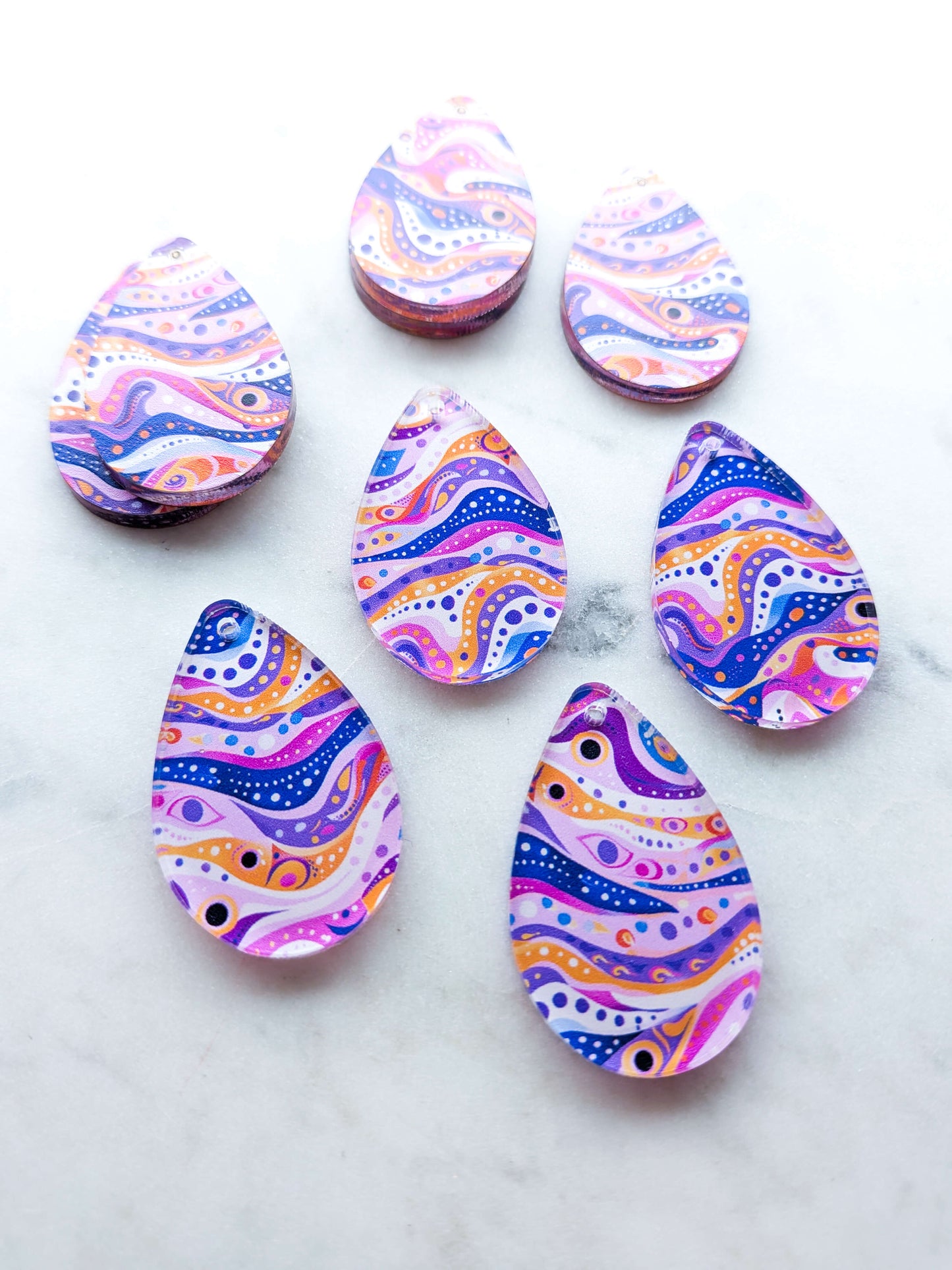 Clear Acrylic - 4cm Teardrop 2- Whimsical - 79
