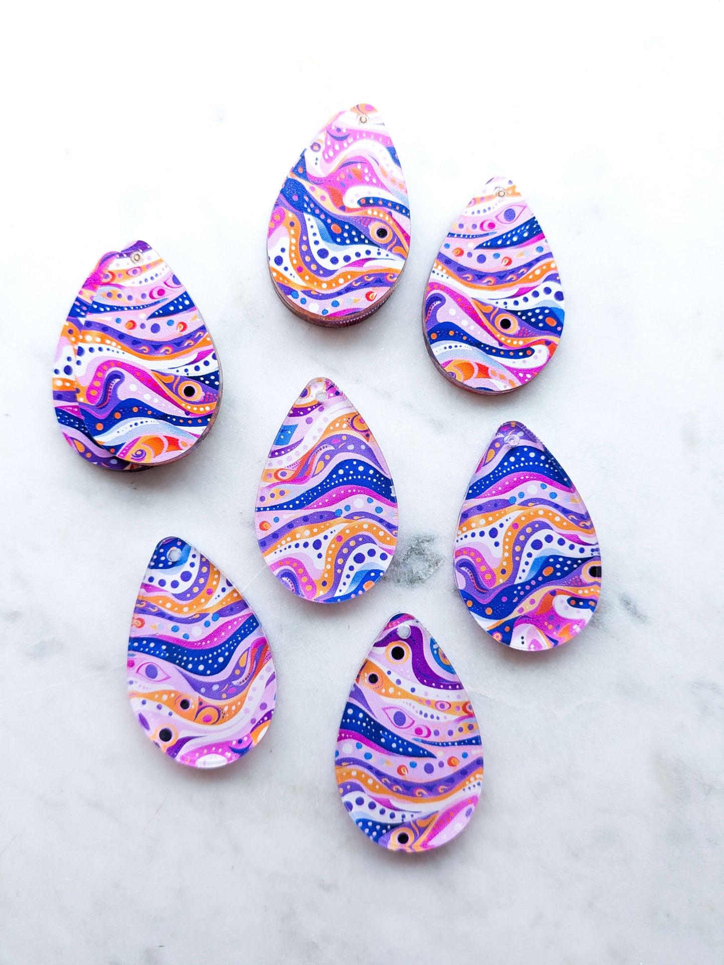 Clear Acrylic - 4cm Teardrop 2- Whimsical - 79