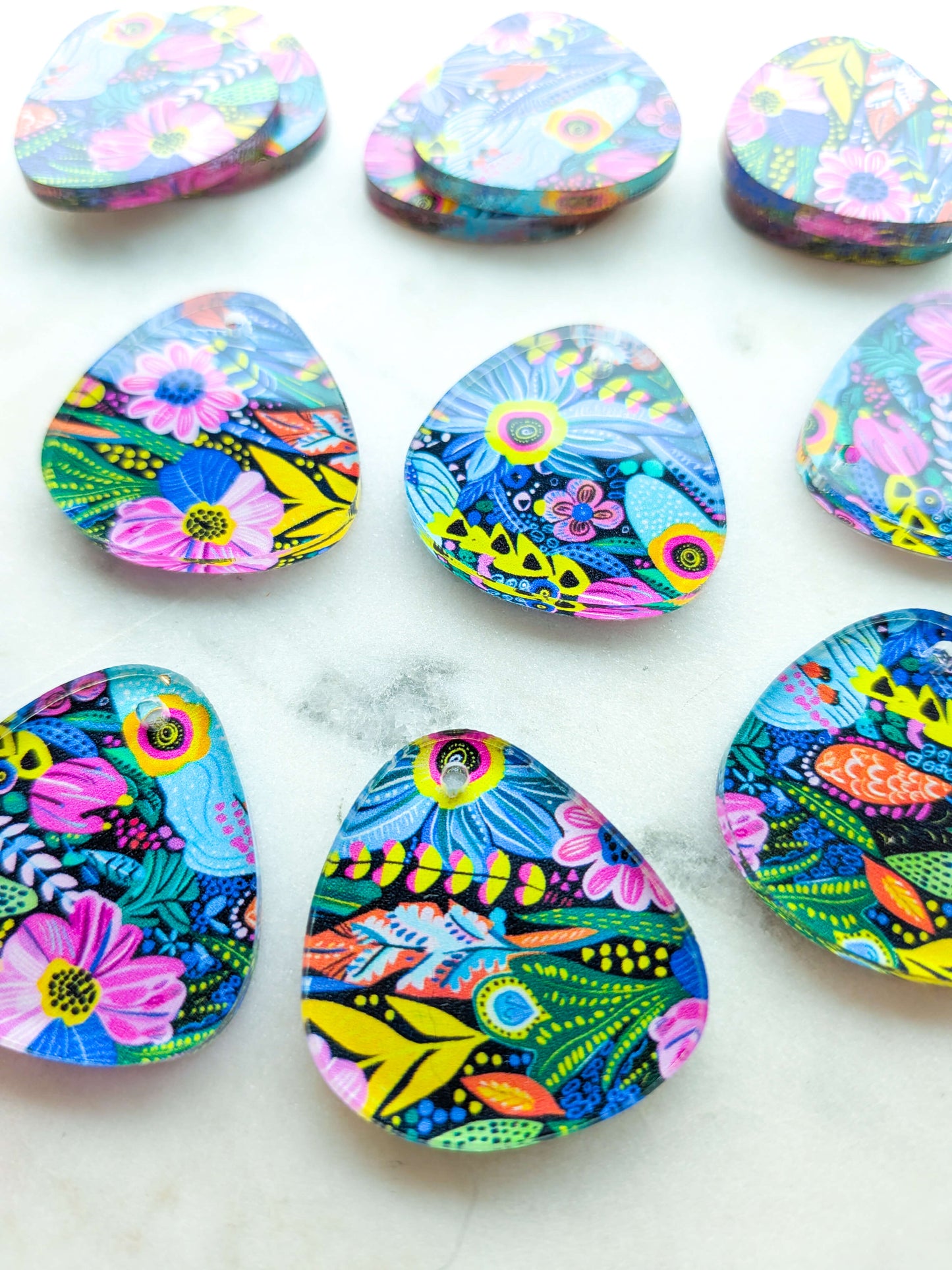Clear Acrylic - 3cm Pebble - Whimsical - 76