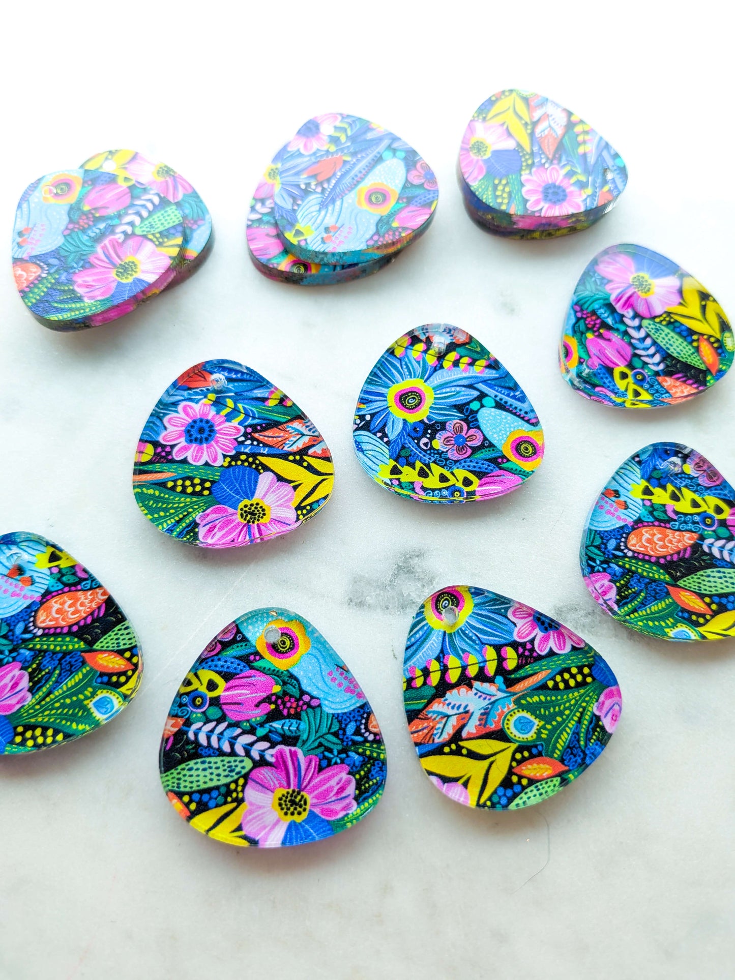 Clear Acrylic - 3cm Pebble - Whimsical - 76