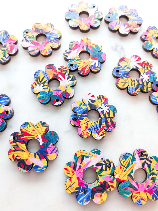 Wood - 3cm Flower with large hole - Bold Floral - 26