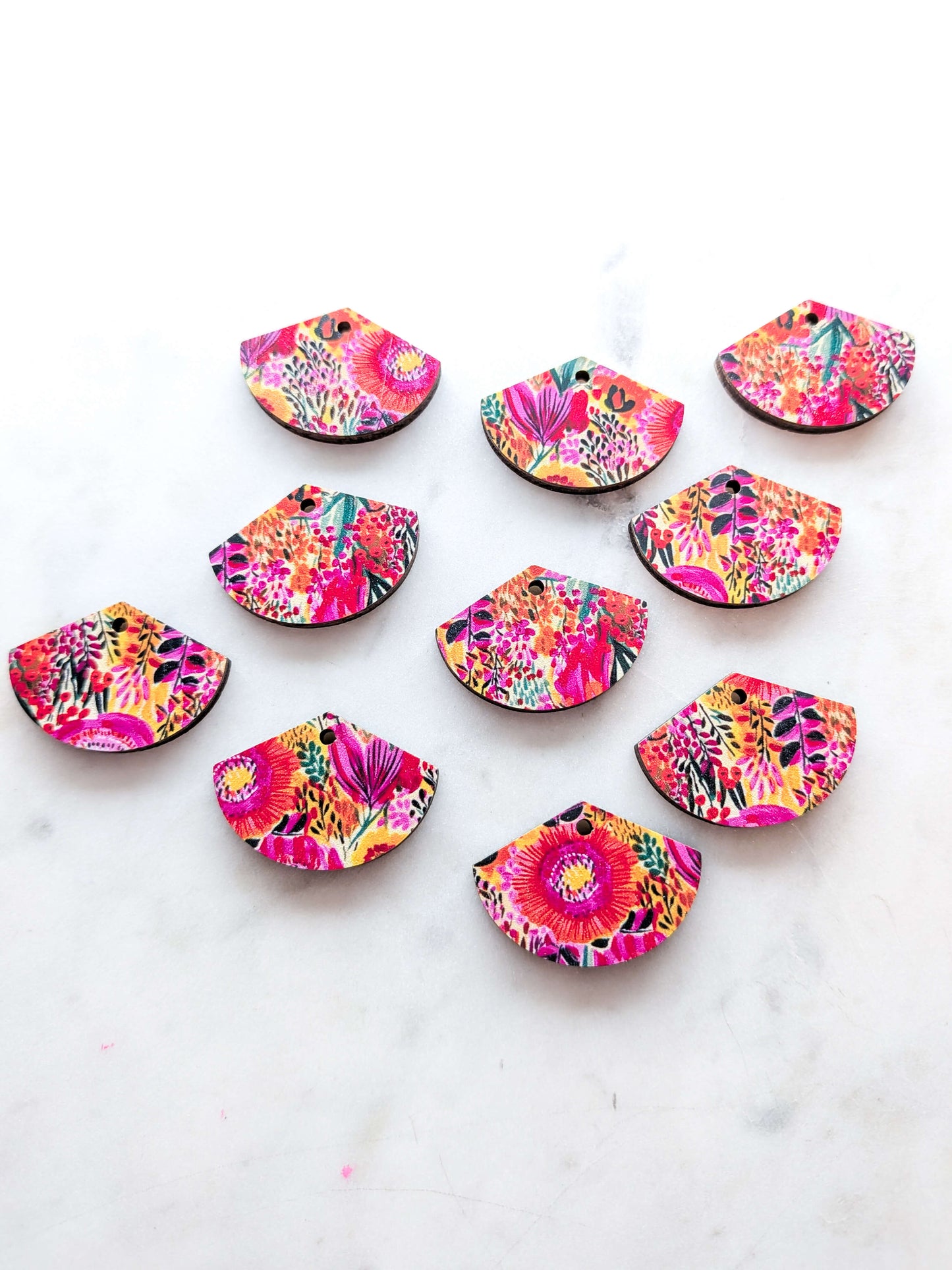 Wood - 3cm Fan - Bold Floral - 39