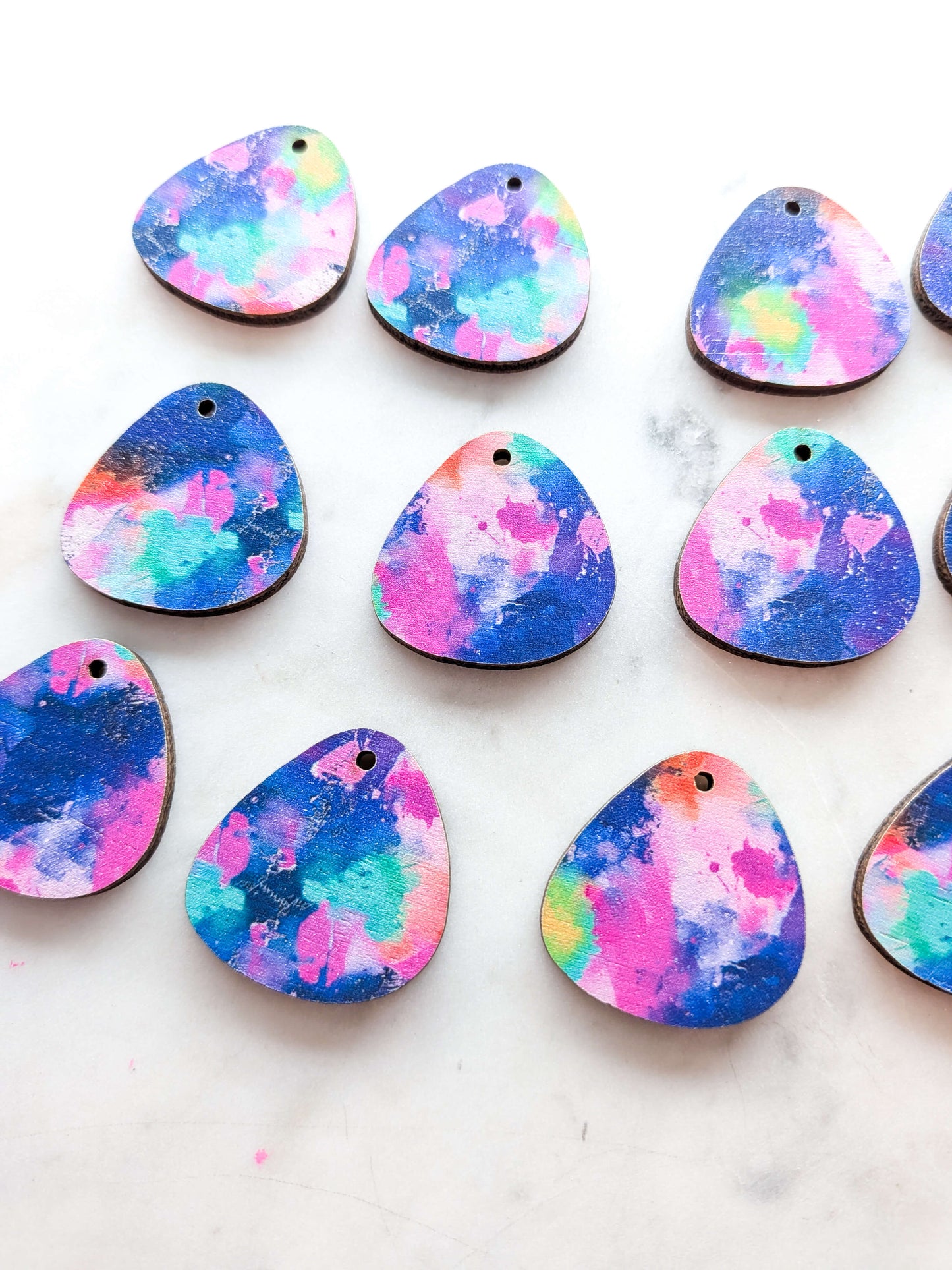 Wood - 3cm Pebble - Neon Splash - 02