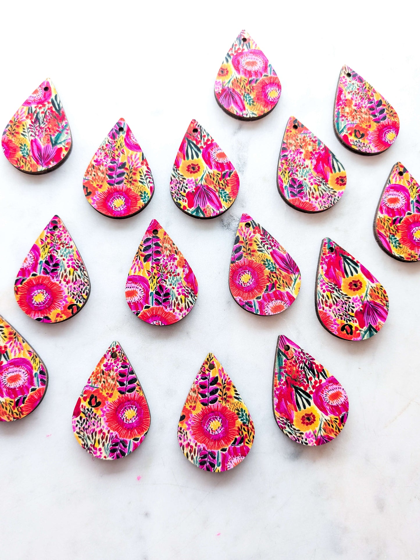 Wood - 4cm - Teardrop - Bold Floral - 39